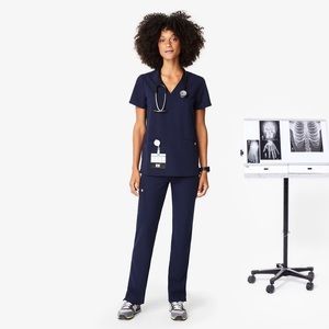 FIGS Navy Scrub Set XS Top & Medium Bottoms!